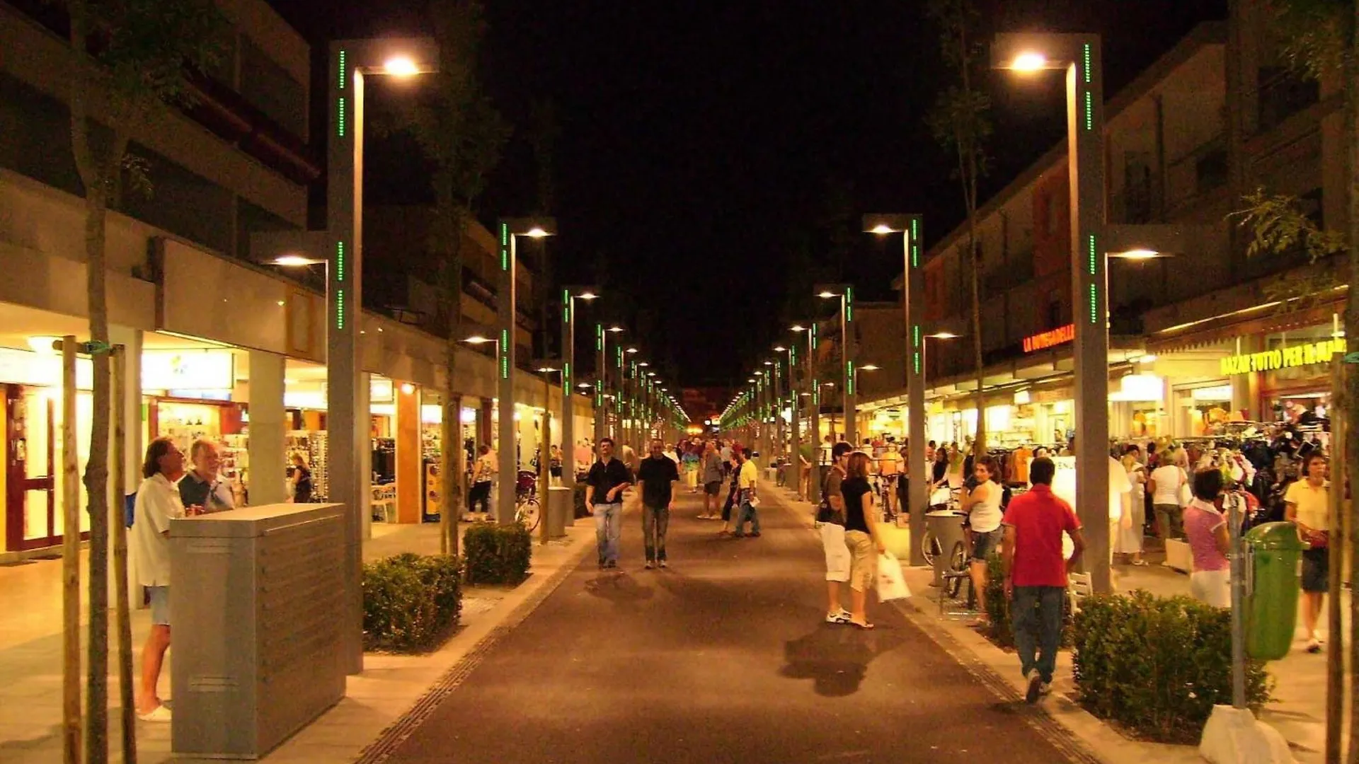 Modern Two-Room Apartment In Bibione contacts
